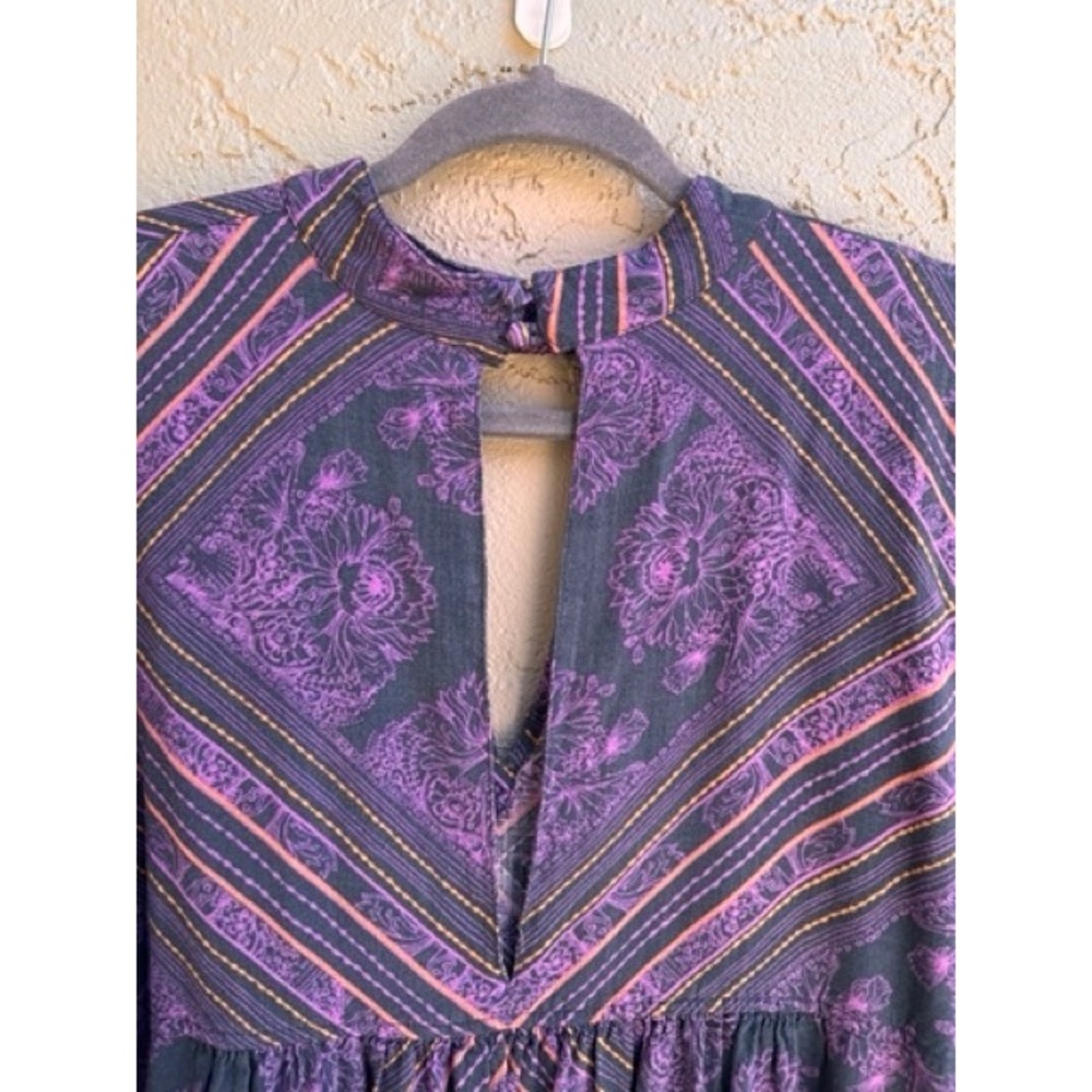 Free People Purple Medallion Walking on a dream Keyhole Blouse Tunic LARGE Boho - Picture 4 of 12